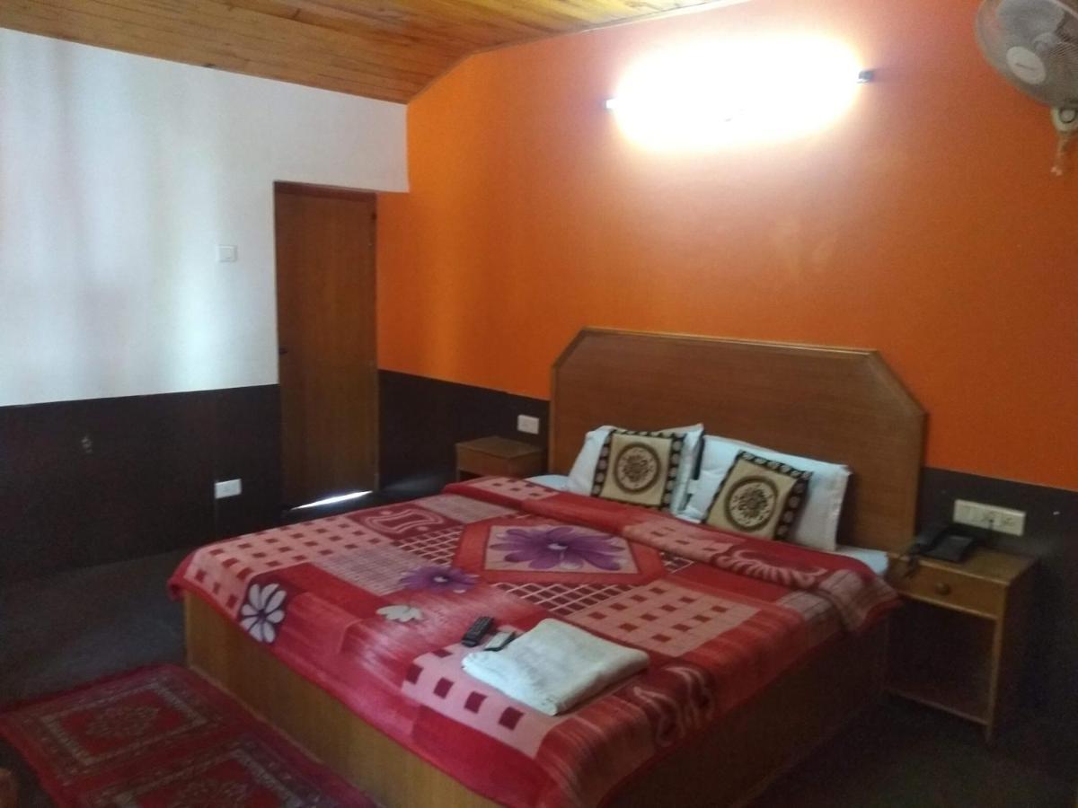 Hotel Hilltop Manāli Dış mekan fotoğraf