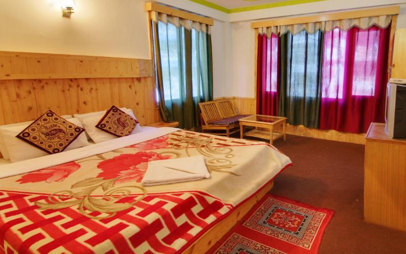 Hotel Hilltop Manāli Dış mekan fotoğraf